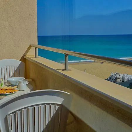 B - бийч B Apartament *