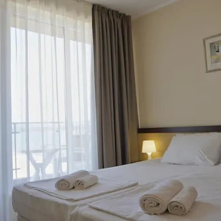 B - бийч B Apartament Obzor