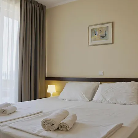 B - бийч B Apartament