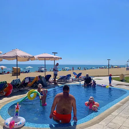 B - бийч B Appartement Obzor