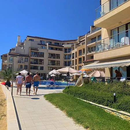 B - бийч B Appartement Obzor