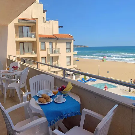 B - бийч B Appartement Obzor