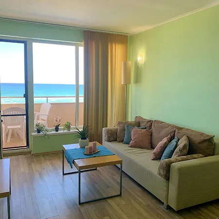 B - бийч B Апартамент *