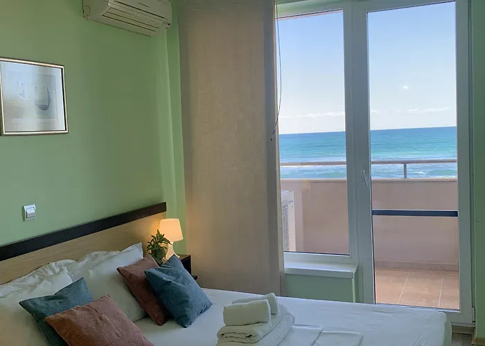 Daire B - бийч B Obzor